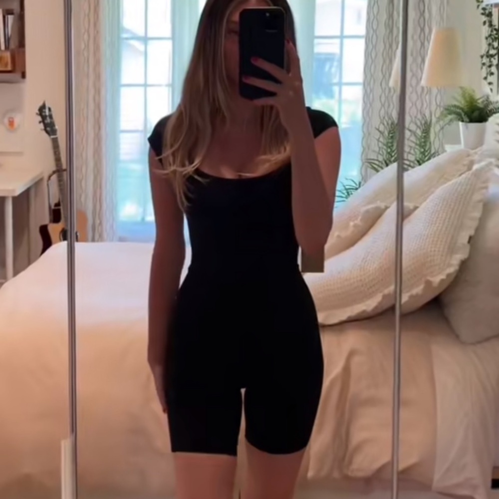 NWT Aritzia Theodora Black Jumpsuit Womens size XS